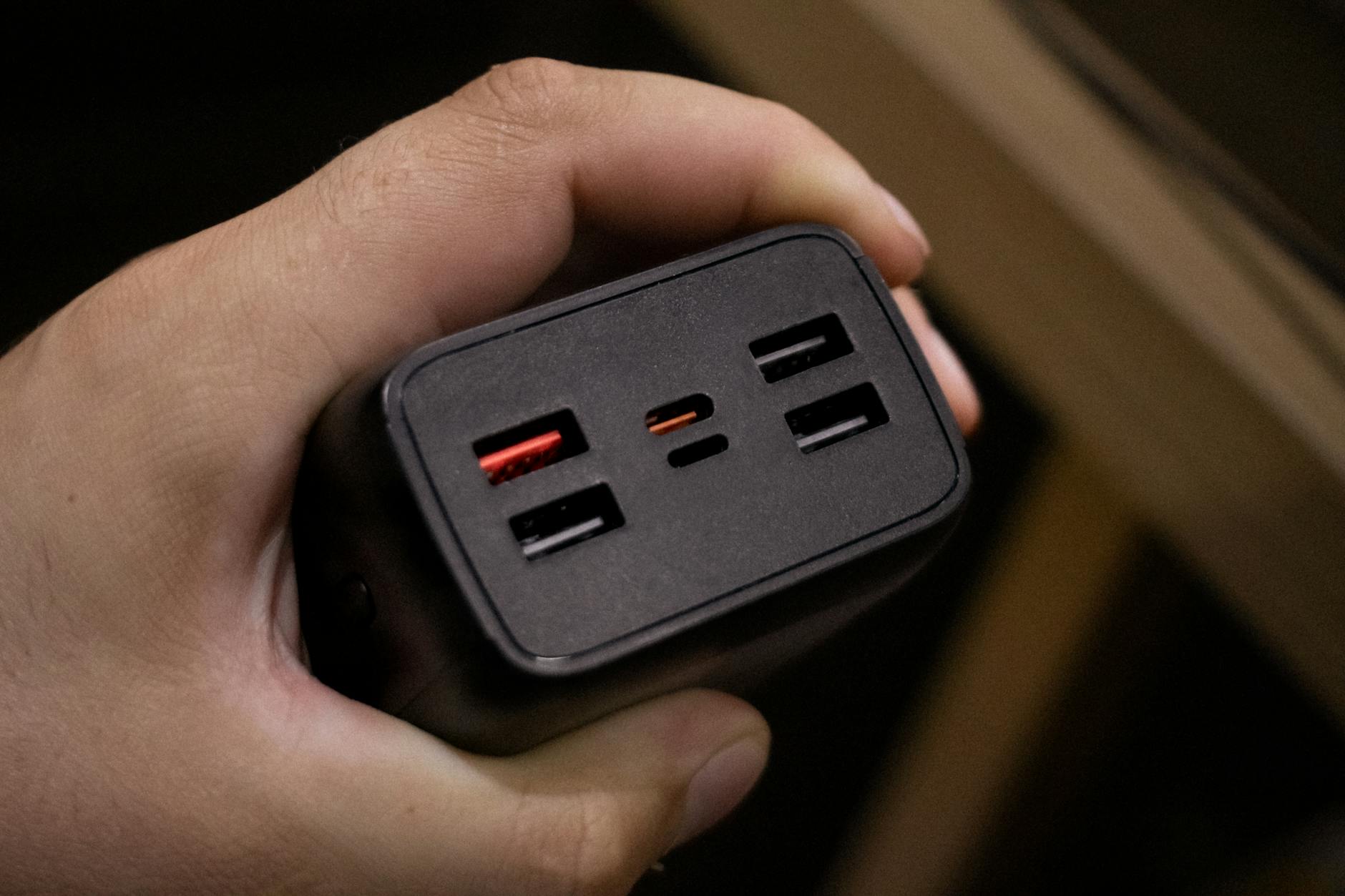 Lity renova portfólio e lança powerbanks, headset e headphone